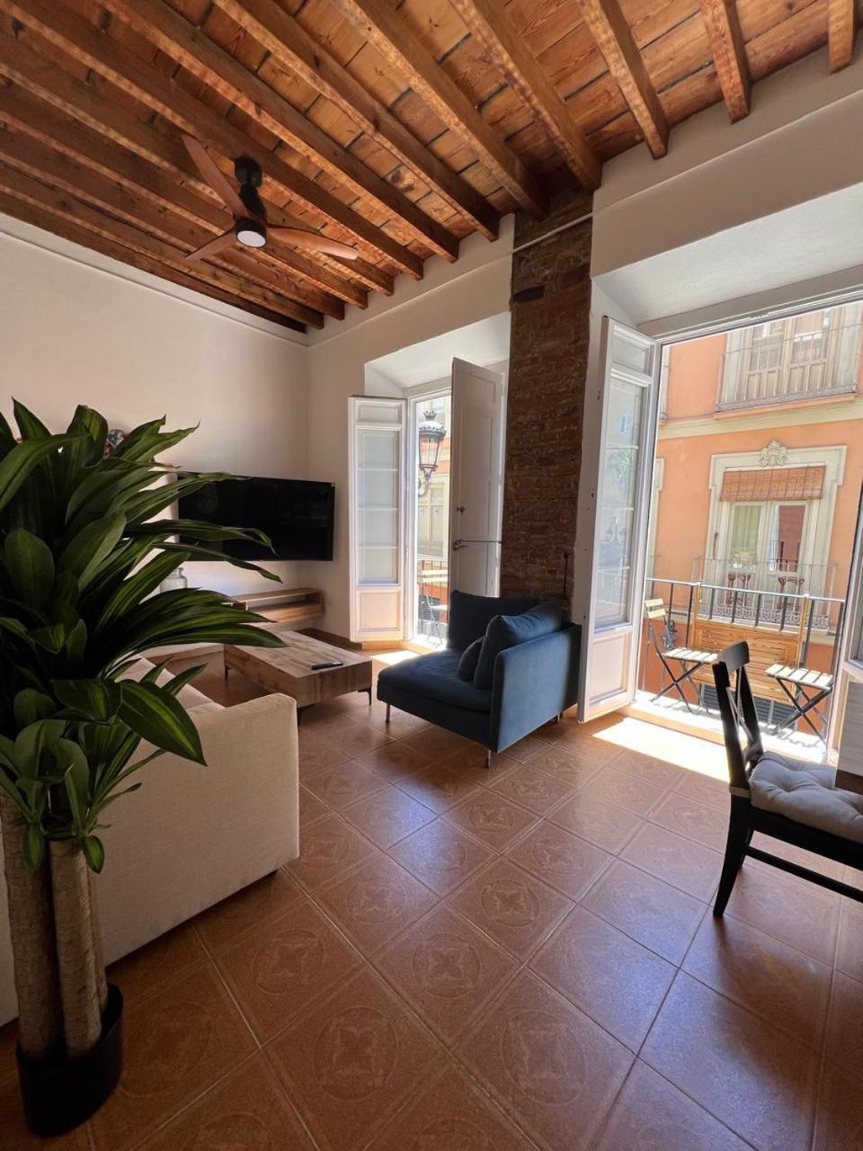 Casa Naty, Espacioso Renovado Apartamento En El Centro De Málaga Eksteriør bilde